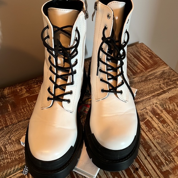 White combat boots size 36 - Picture 2 of 3